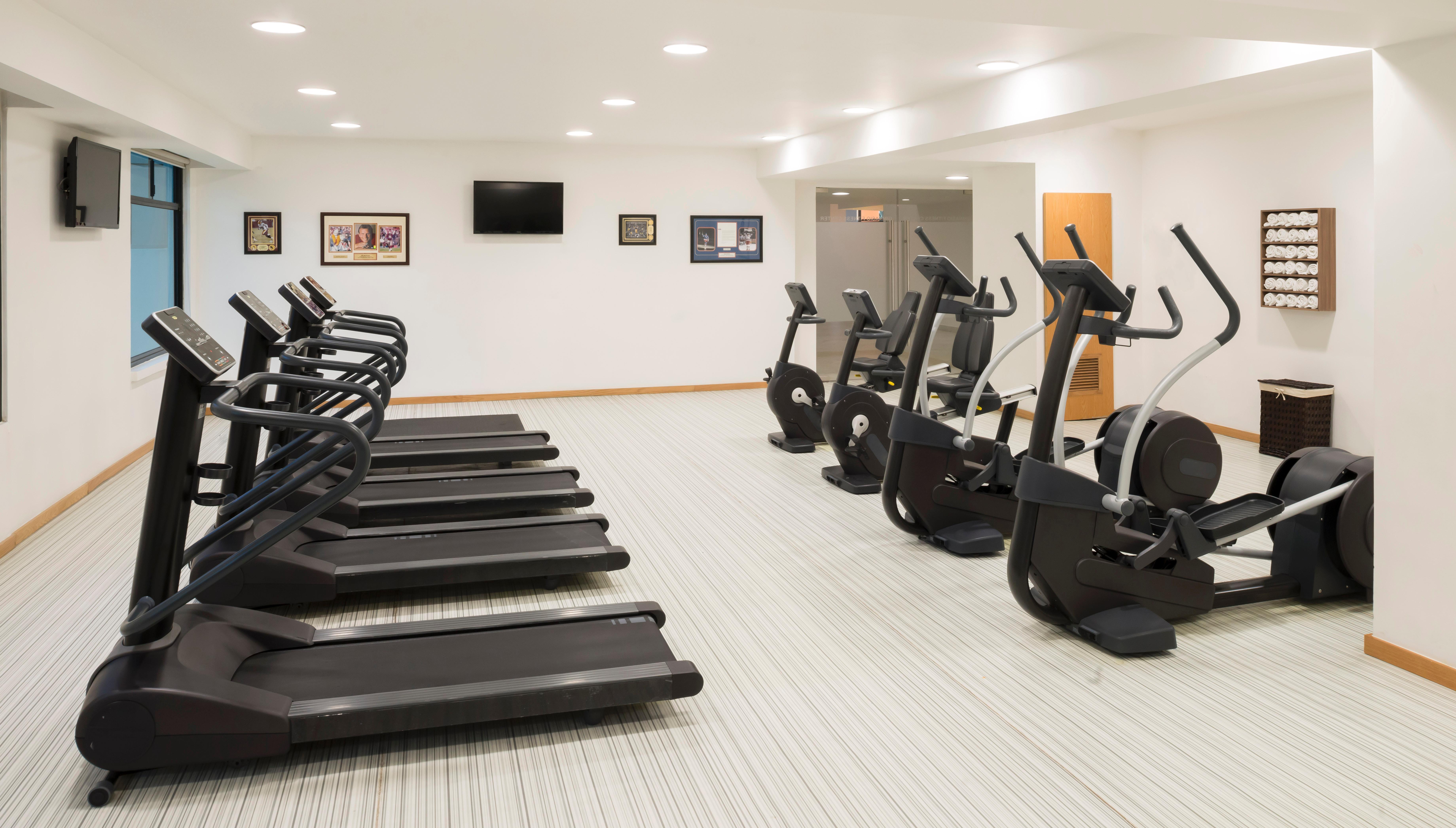 墨西卡利皇家酒店 外观 照片 The gym at the hotel