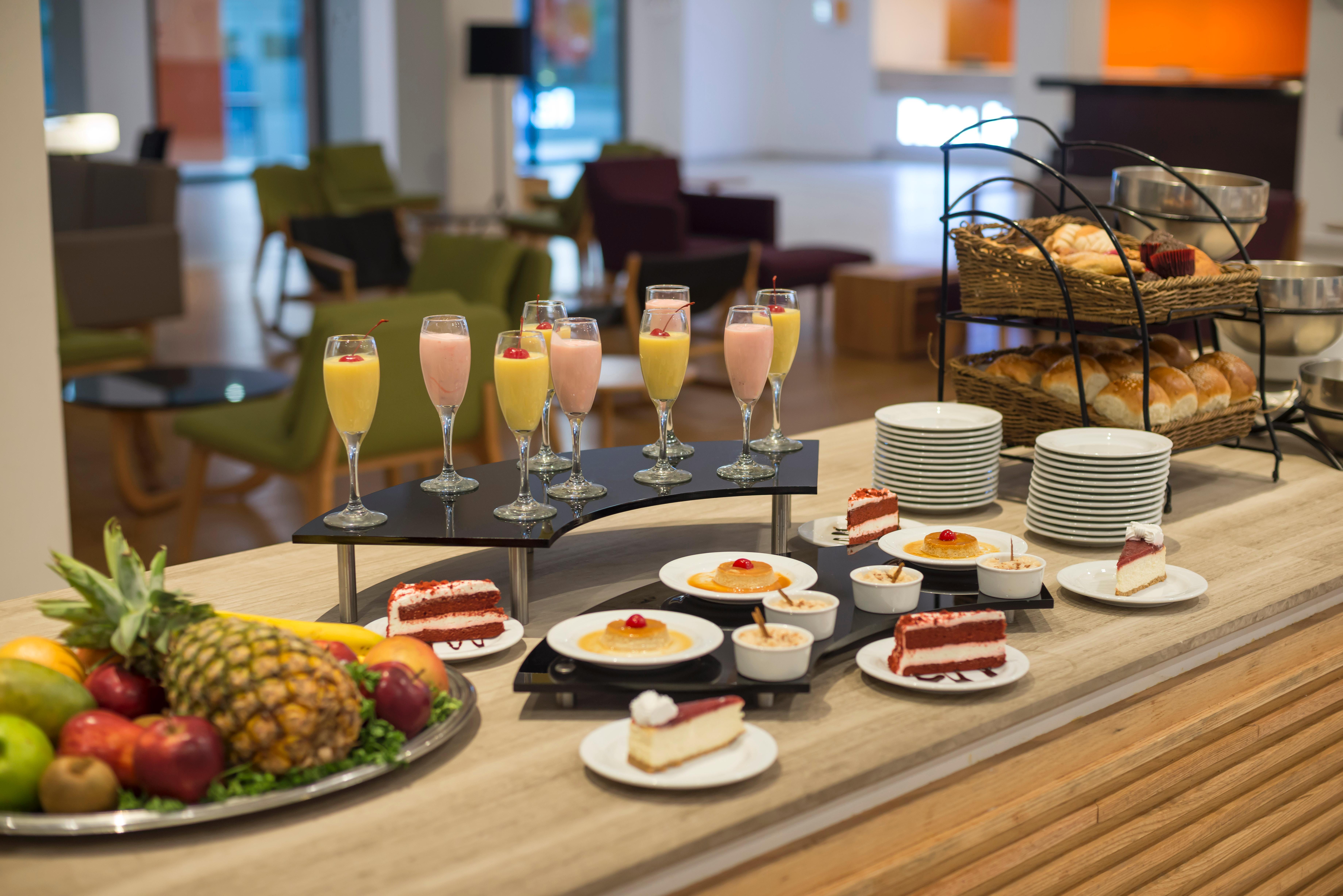 墨西卡利皇家酒店 外观 照片 A buffet at a hotel