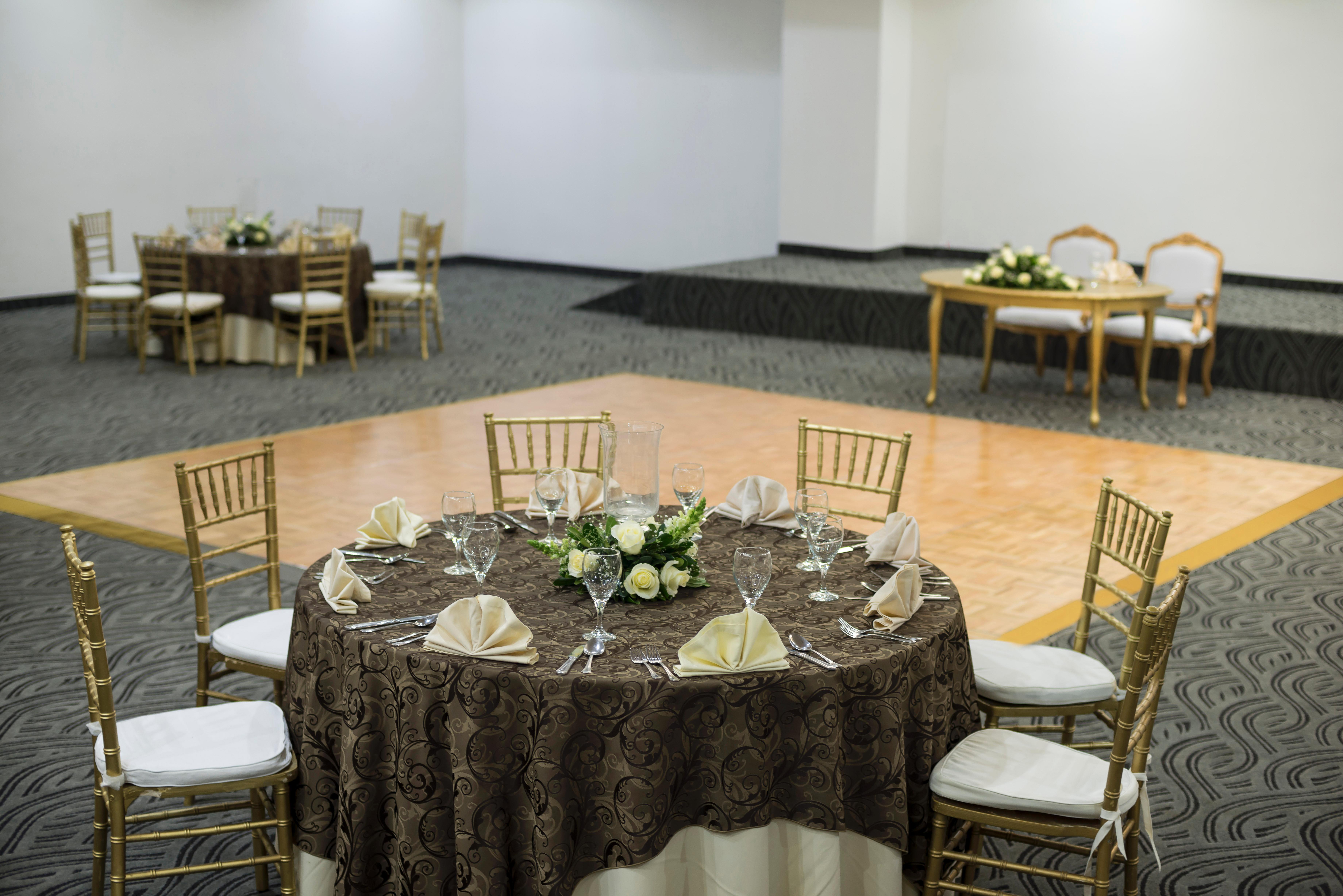 墨西卡利皇家酒店 外观 照片 The ballroom