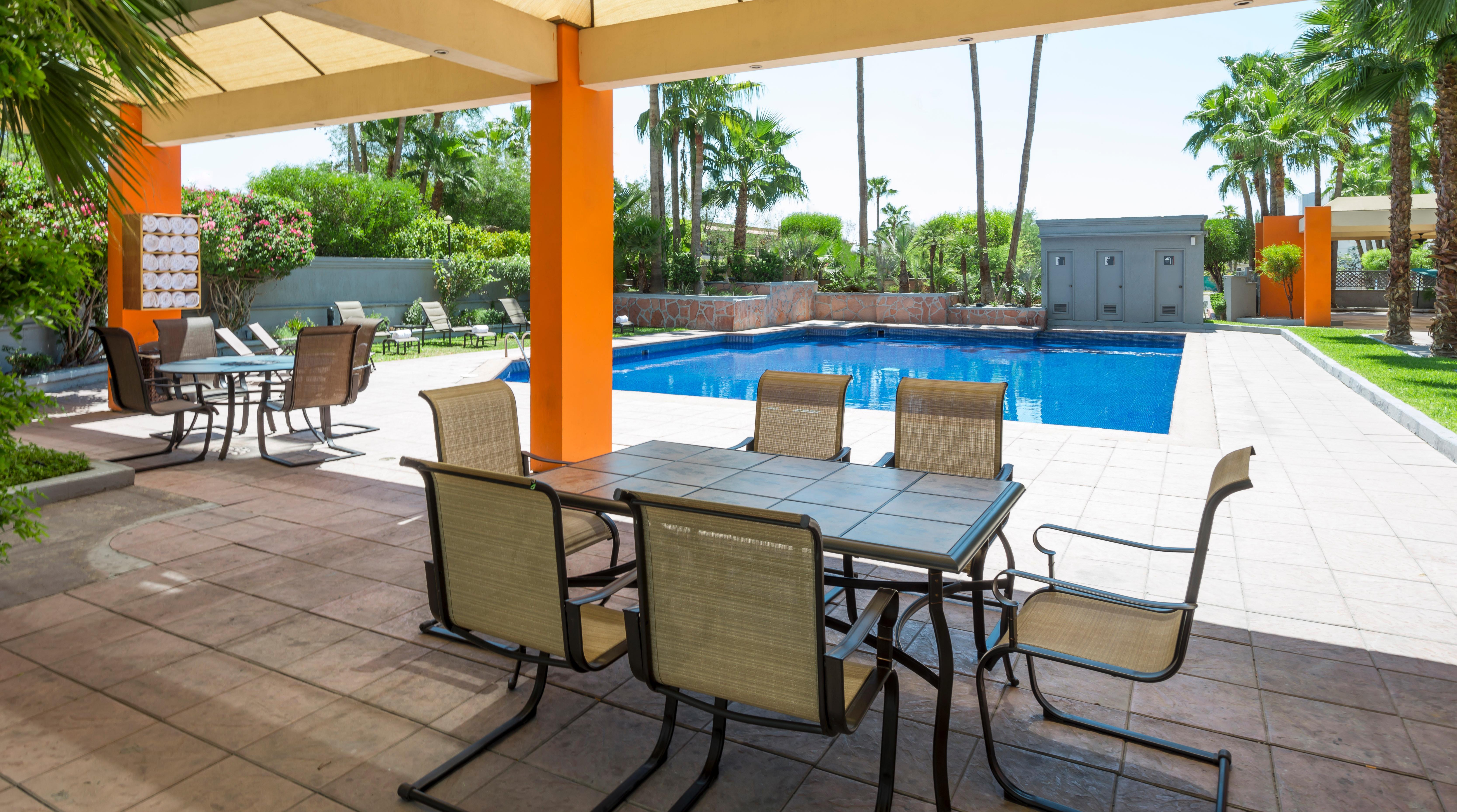 墨西卡利皇家酒店 外观 照片 The pool at the Arizona Inn