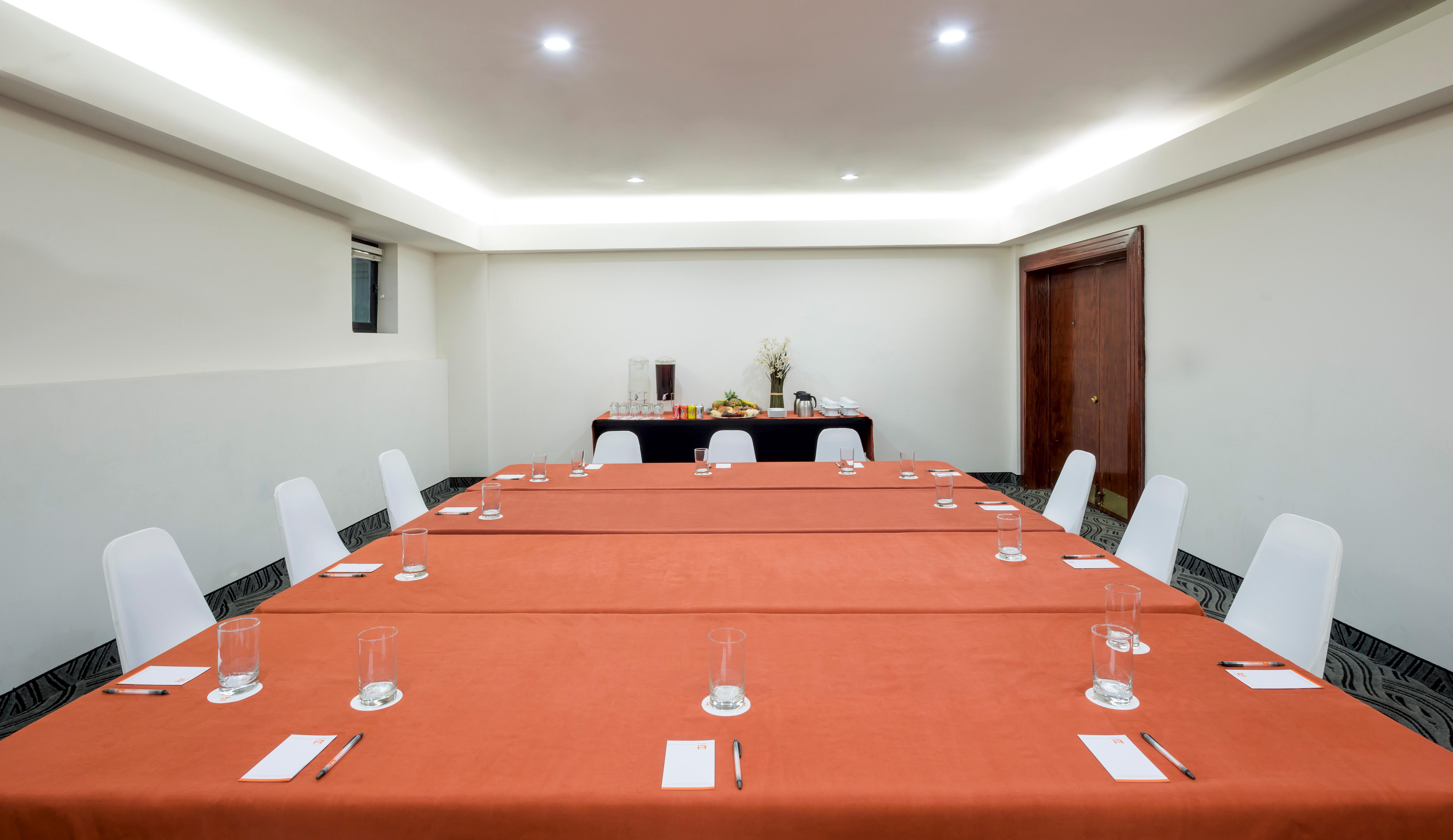 墨西卡利皇家酒店 外观 照片 Meeting room