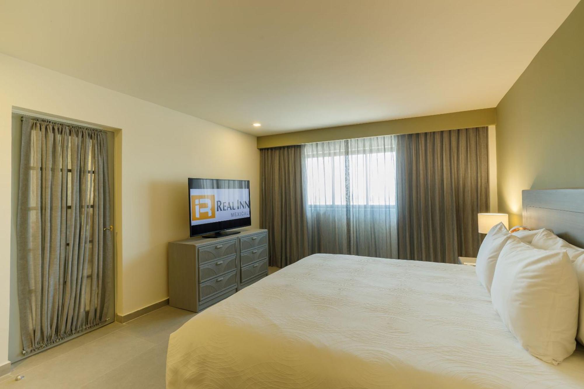 墨西卡利皇家酒店 外观 照片 A bedroom at the hotel